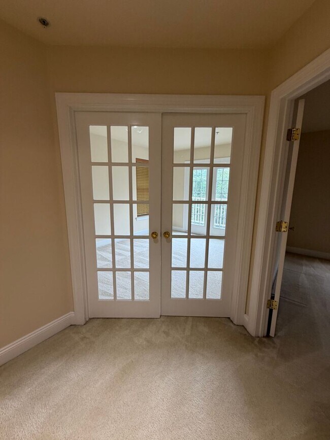 Building Photo - 908 Orchard Ridge Dr