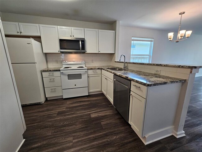 Building Photo - 16721 Hamilton Point Cir