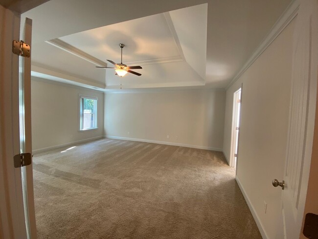 Building Photo - 5BR + # Full Bath Home in The Retreat at B...