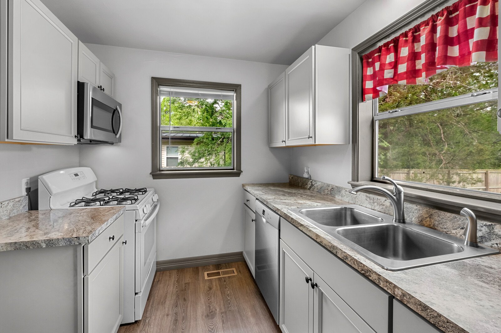 Building Photo - 2228 W Wedington Dr