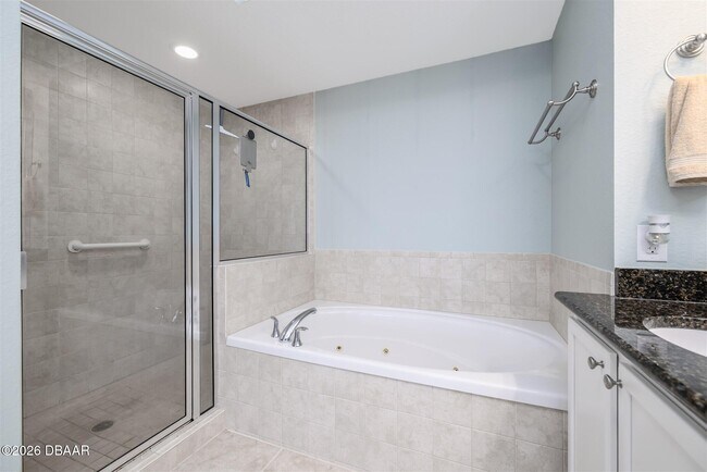 Building Photo - 2801 S Ridgewood Ave