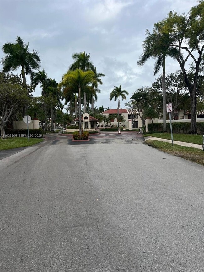 Building Photo - 20320 NE 3rd Ct