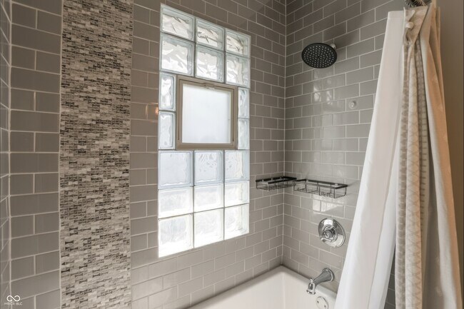 Building Photo - 1306 S East St