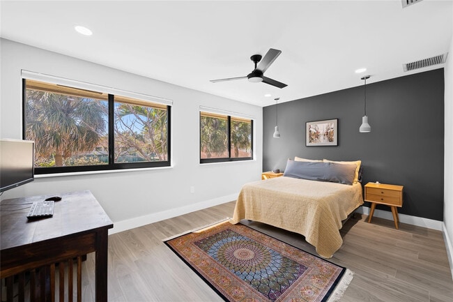 Building Photo - 340 City View Dr