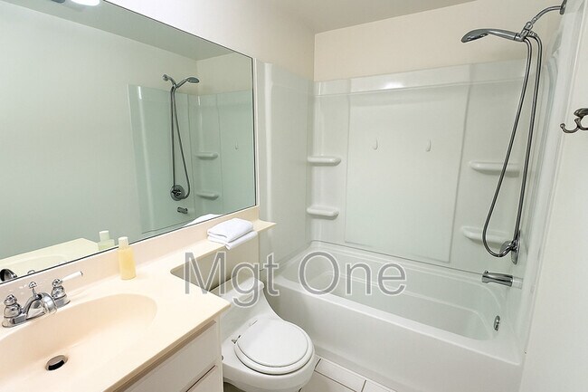 Building Photo - 10651 Concannon St