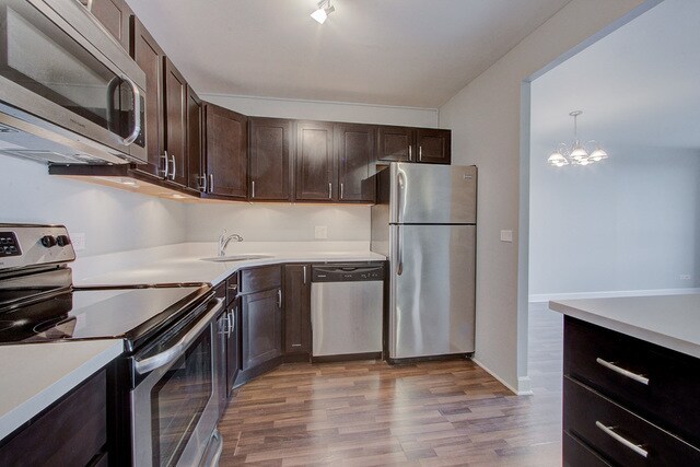 Building Photo - 3930 N Pine Grove Ave