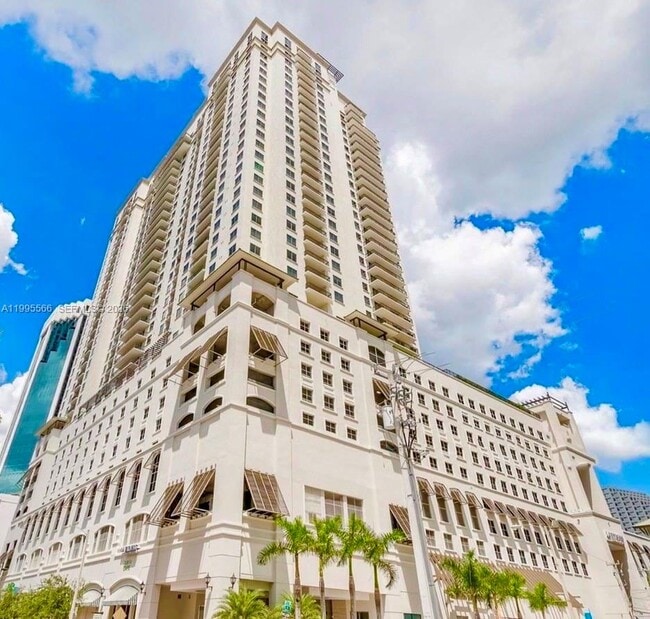 Building Photo - 999 SW 1st Ave