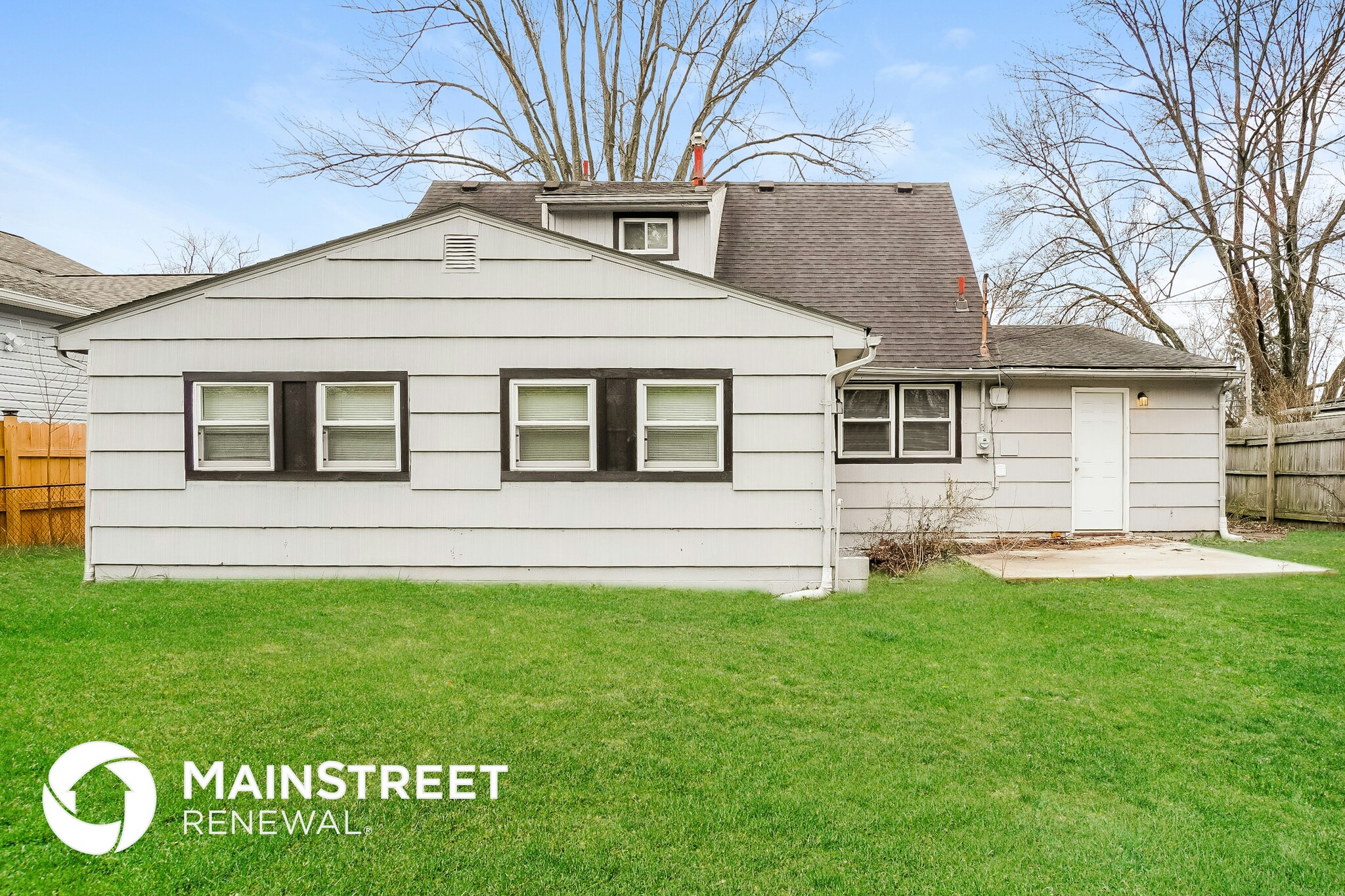 Building Photo - 4728 E Livingston Ave