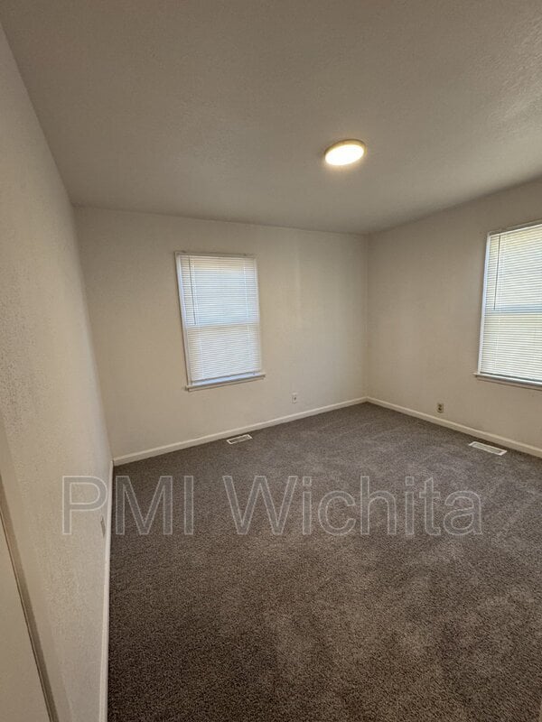 Building Photo - 2329 S Belmont St