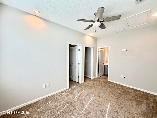 Building Photo - 417 Pine Bluff Dr