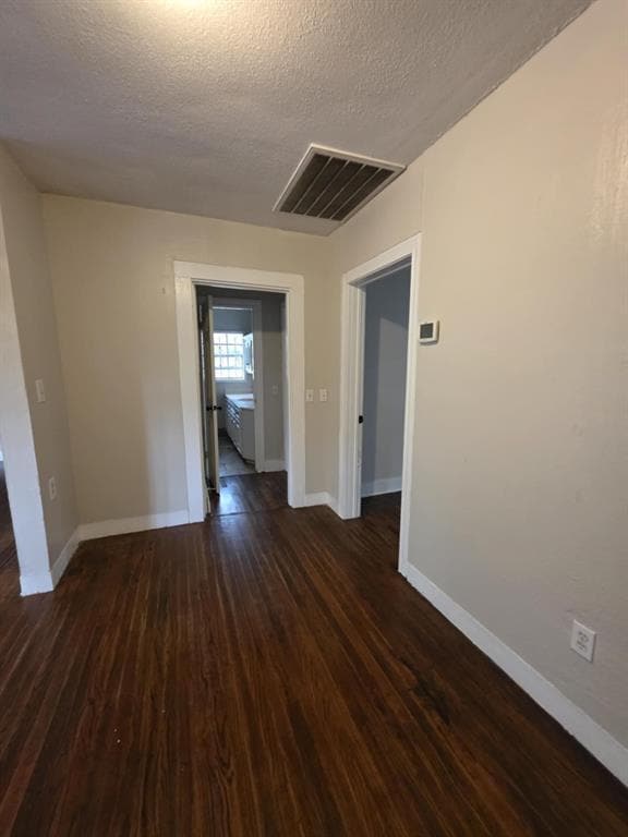 Building Photo - 6109 Saxon Dr