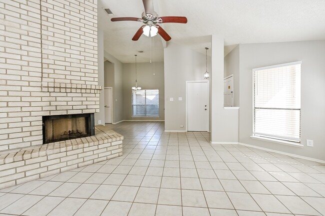 Building Photo - 3009 Walnut Springs Dr