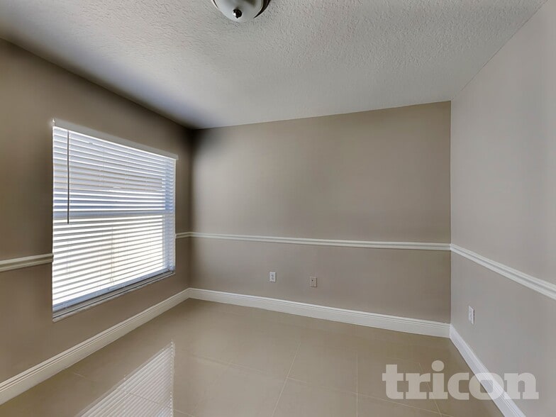 Building Photo - 30746 Birdhouse Dr