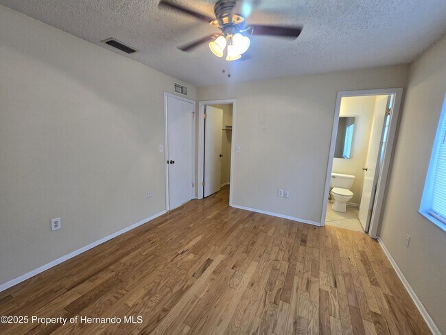 Building Photo - 8915 Woodmill Dr