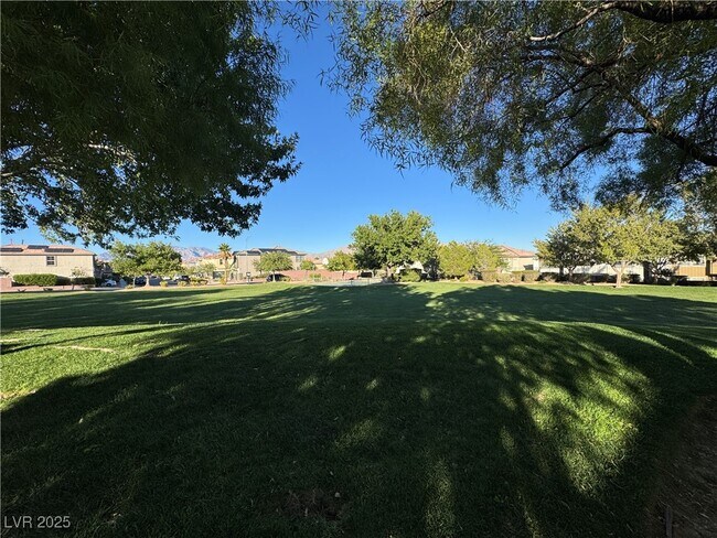 Building Photo - 9501 Ironsend St