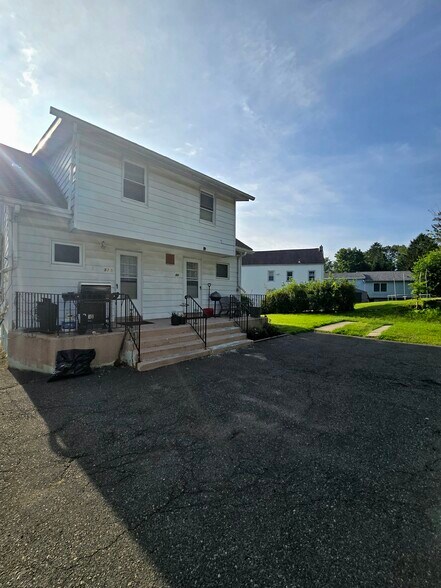 Driveway - 53 W New St