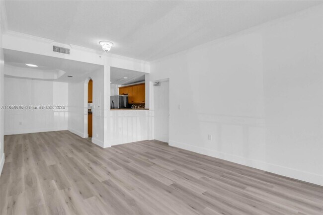 Building Photo - 6670 NW 114th Ave