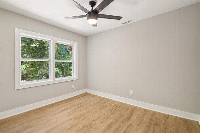 Building Photo - 2909 Diana Dr SW