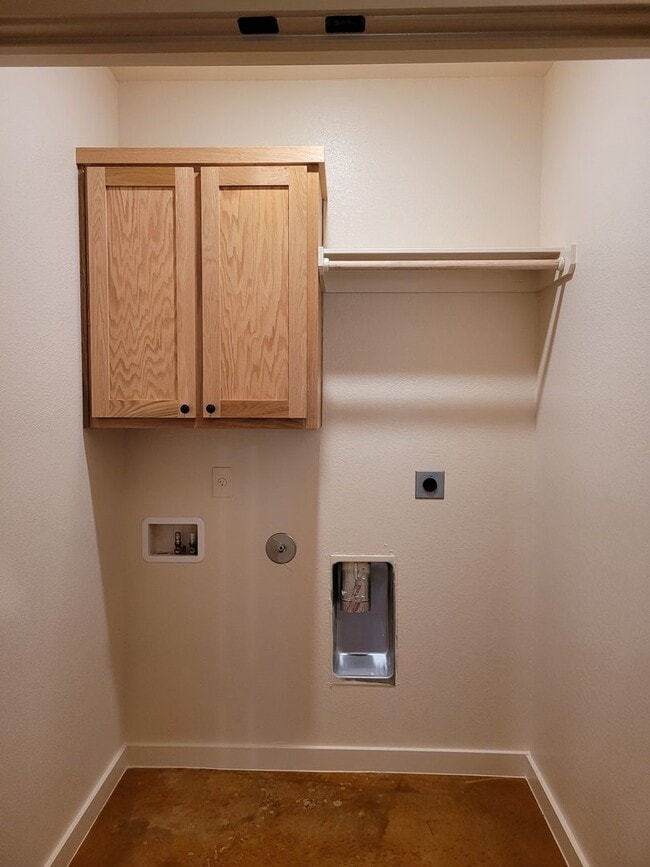 Building Photo - TWO WEEKS FREE RENT  1909-B Caspian Trail - Move in Ready!