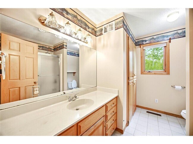Building Photo - 17079 Paw Print Dr