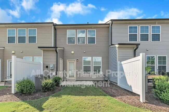 Building Photo - 2103 Nandina Trl