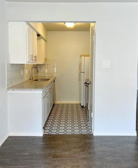 Building Photo - 8067 Meadow Road Unit 114D