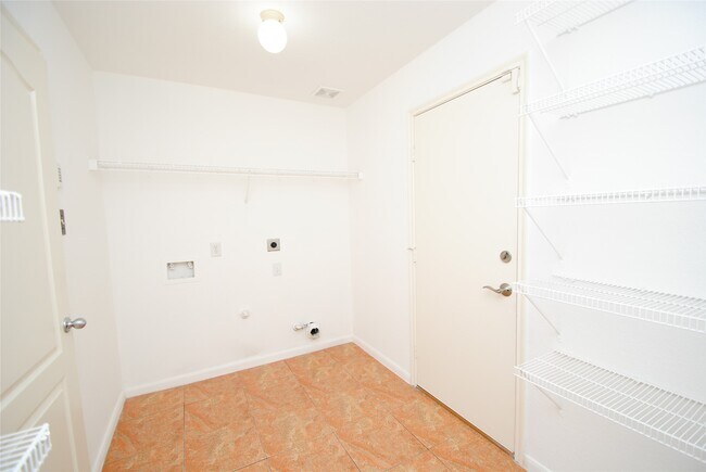 Building Photo - 3318 Fountain Hills Dr