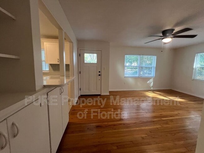 Building Photo - 1222 SE 3rd St