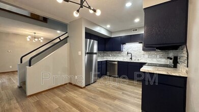 Building Photo - 1821 Ridgehaven Ct