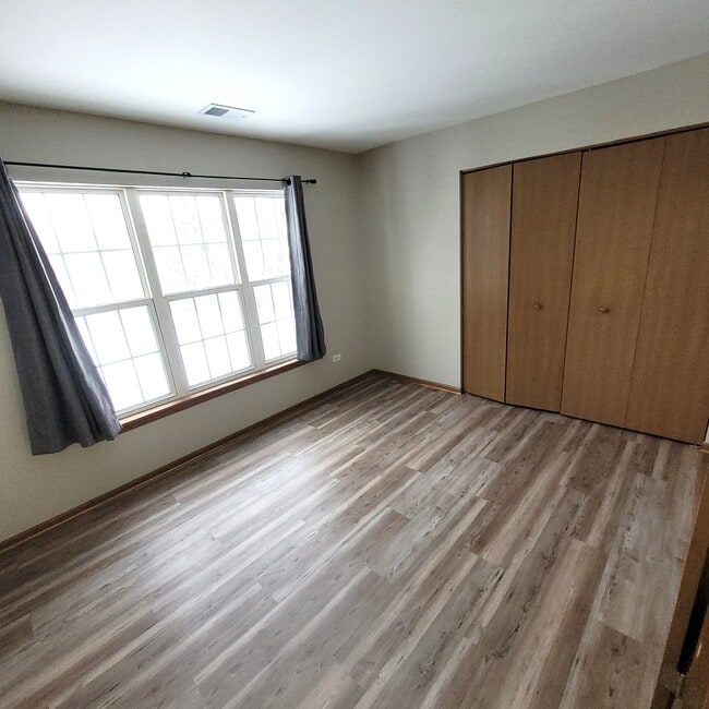 Building Photo - 1934 Heron Ave