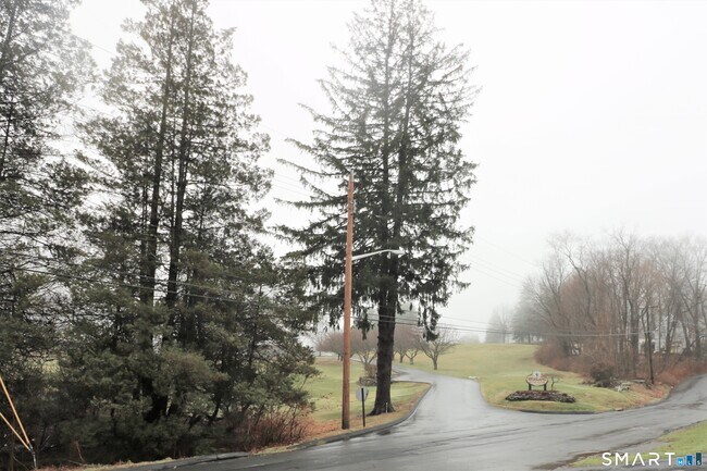 Building Photo - 6 Mary St