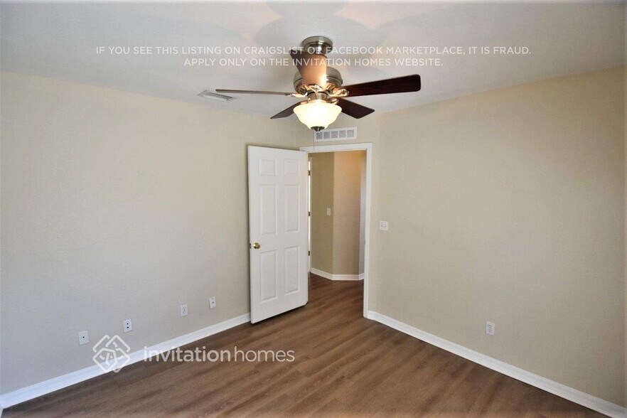 Building Photo - 1508 Sunset Village Blvd