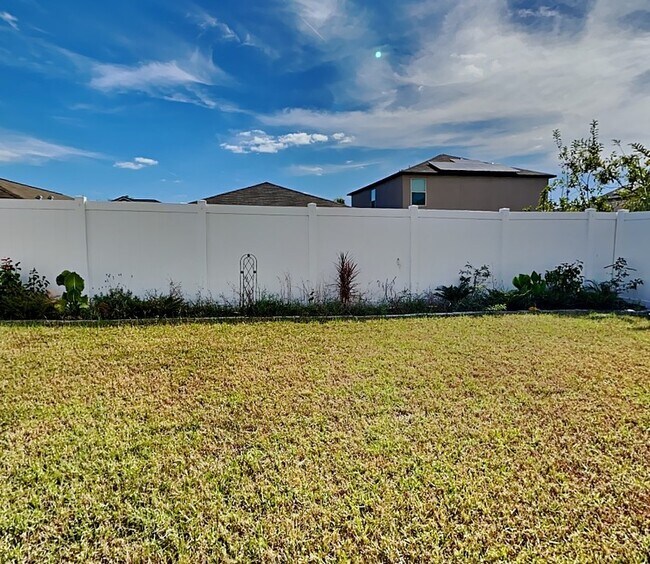 Building Photo - 14620 Dunrobin Dr