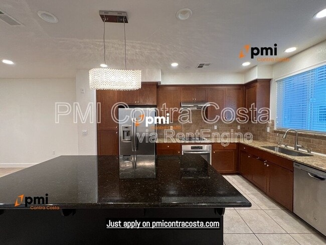 Building Photo - 5217 S Esprit Loop