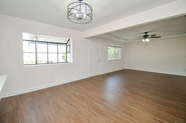 Building Photo - 3722 Brier Gardens Dr