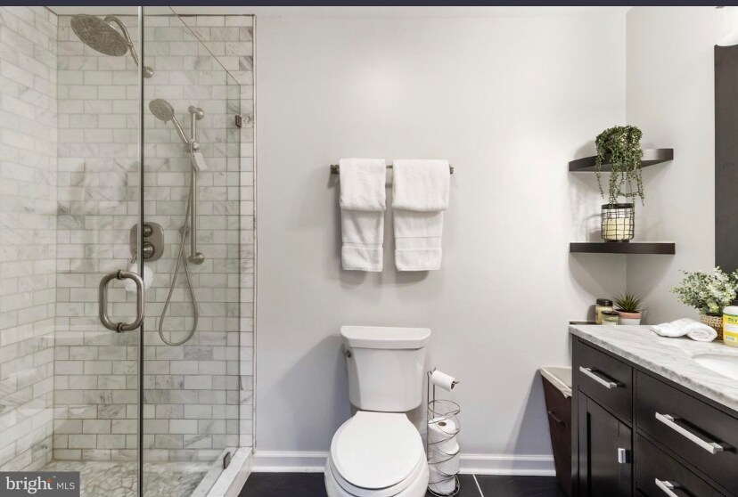 Main Bathroom - 624 Jasper St