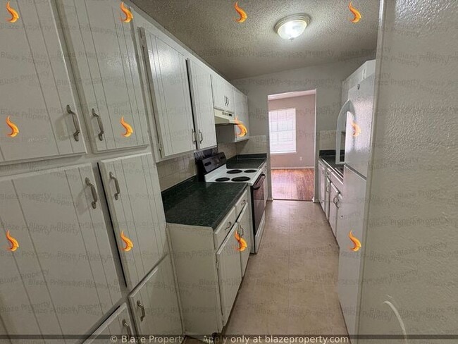 Building Photo - NOW LEASING : 3 Bed 2.5 Bath Townhouses