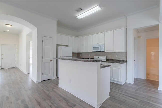 Building Photo - 8978 Stoneridge Pl