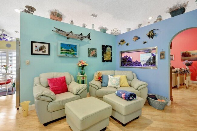 Building Photo - 455 Mohawk Ln