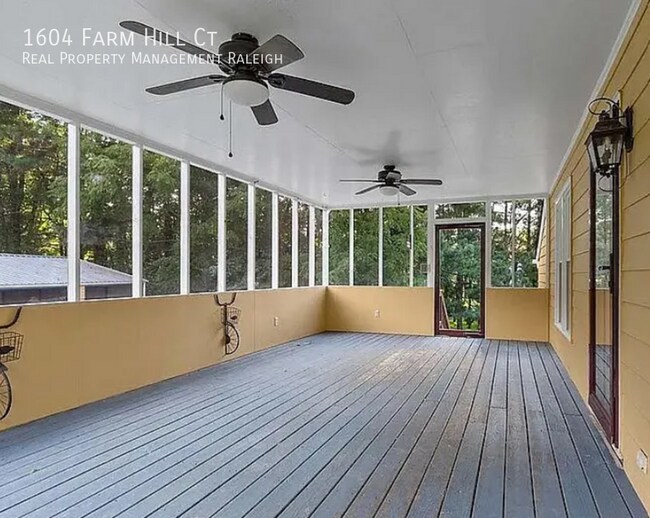 Building Photo - 1604 Farm Hill Ct