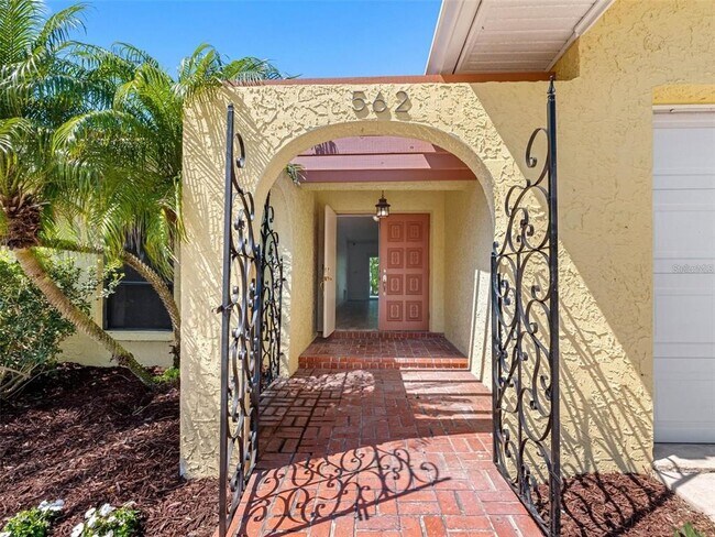 Building Photo - 562 Johns Pass Ave