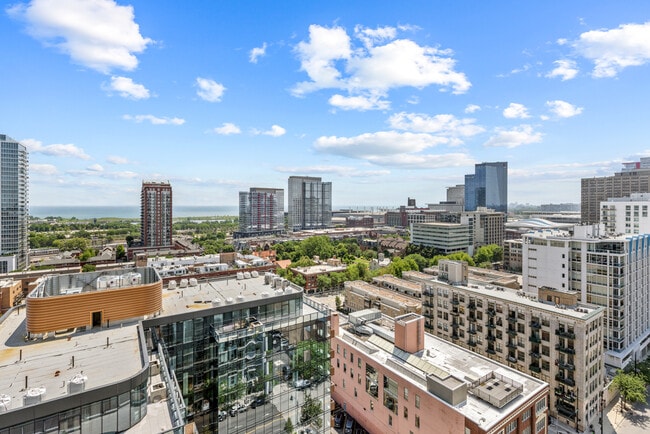Building Photo - 1720 S Michigan Ave