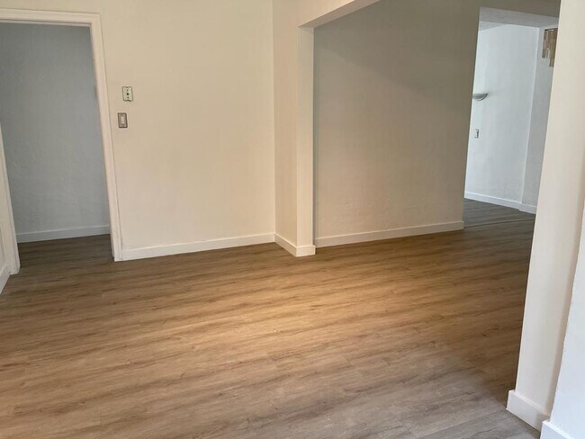 Building Photo - 53 Alcantarra Ave