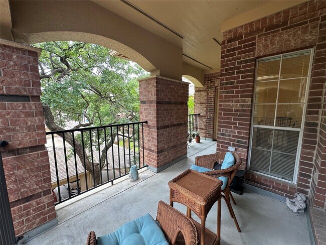 Building Photo - 2815 Kings Crossing Dr