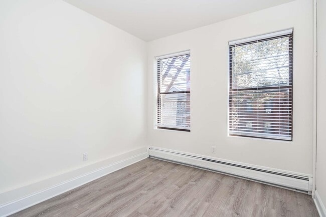Building Photo - 565 Palisade Ave
