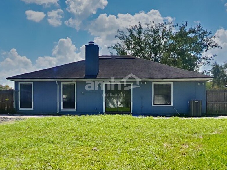 Building Photo - 9081 Prosperity Lake Dr