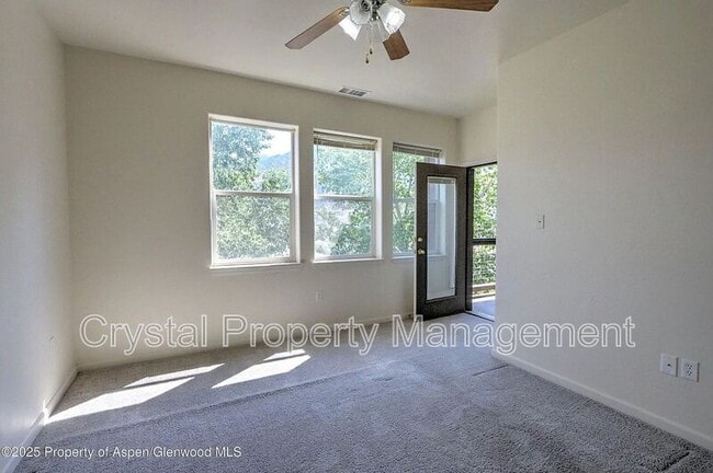 Building Photo - 2701 Midland Ave