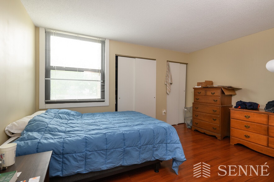 Bedroom 2 - 45 Trowbridge St