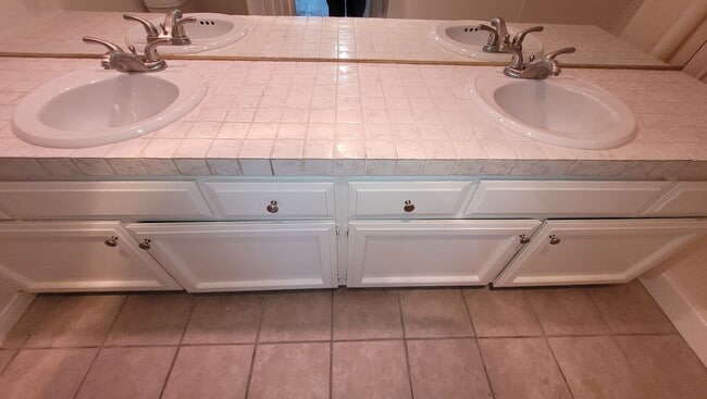 Building Photo - 2 bed 2 bath centrally located in Rancho B...