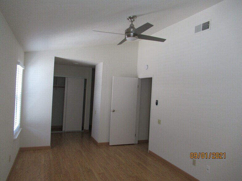 Building Photo - 614 Barbara Way
